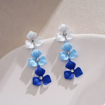 Клейн Синий Градиентный цветок, висячие серьги для женщин, Корейские милые длинные Темпераментные свадебные серьги, украшения из лепестков растений.